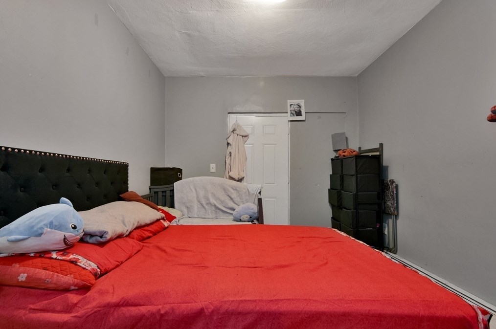 113 Marlborough St, Chelsea MA  02150-3303 exterior