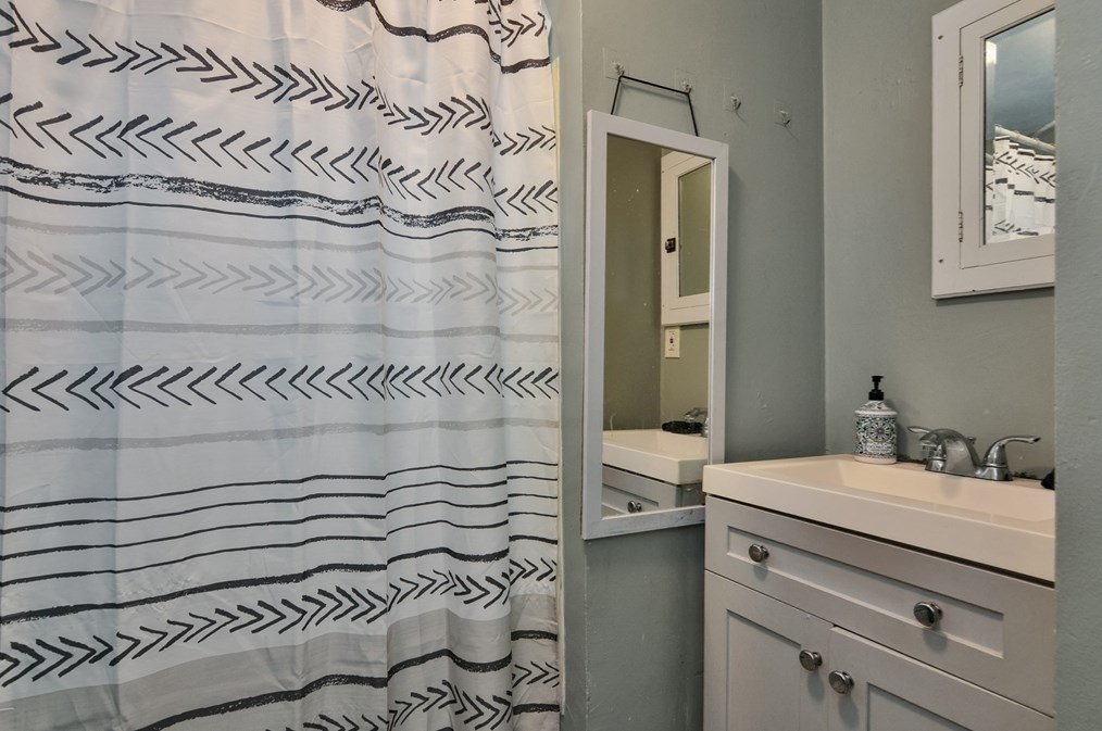 113 Marlborough St, Chelsea MA  02150-3303 exterior