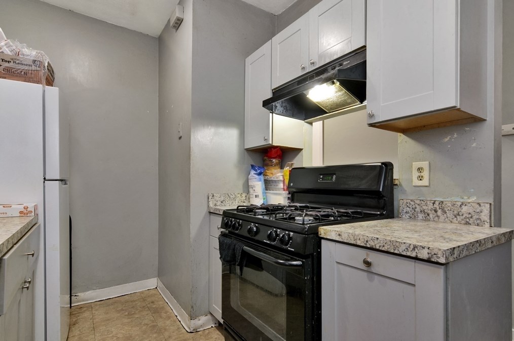 113 Marlborough St, Chelsea MA  02150-3303 exterior