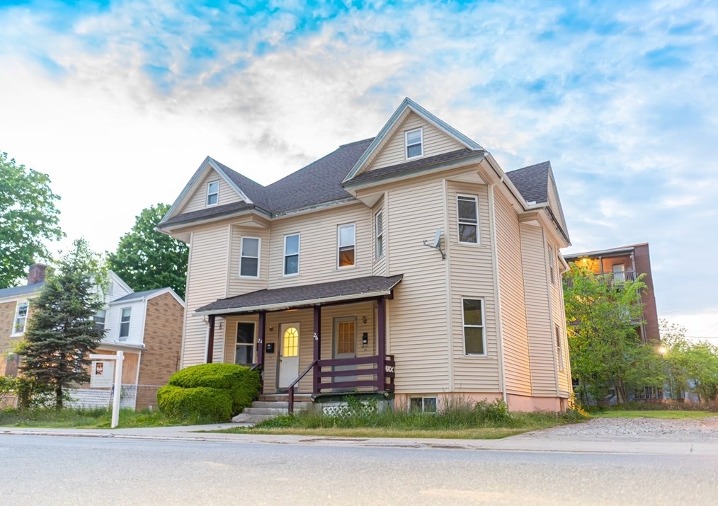 24-26 Quincy St, Springfield, MA 01109