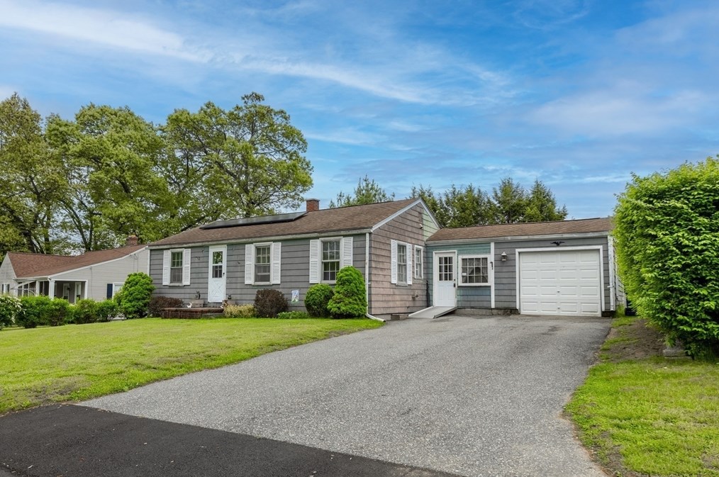 121 Lincoln St, West Springfield, MA 01089