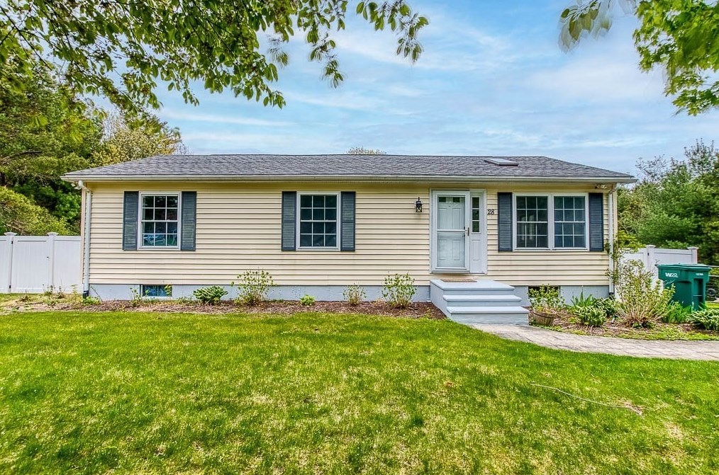 28 Myles Standish Dr, Carver, MA 02330 exterior