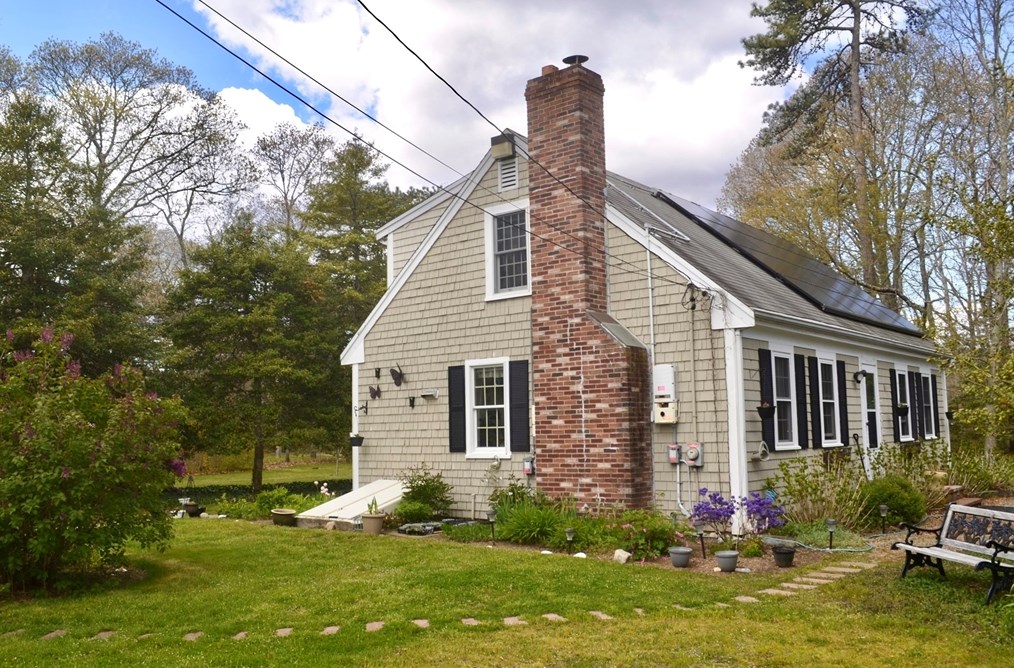 226 Cotuit Rd, Sandwich MA  02563-2655 exterior