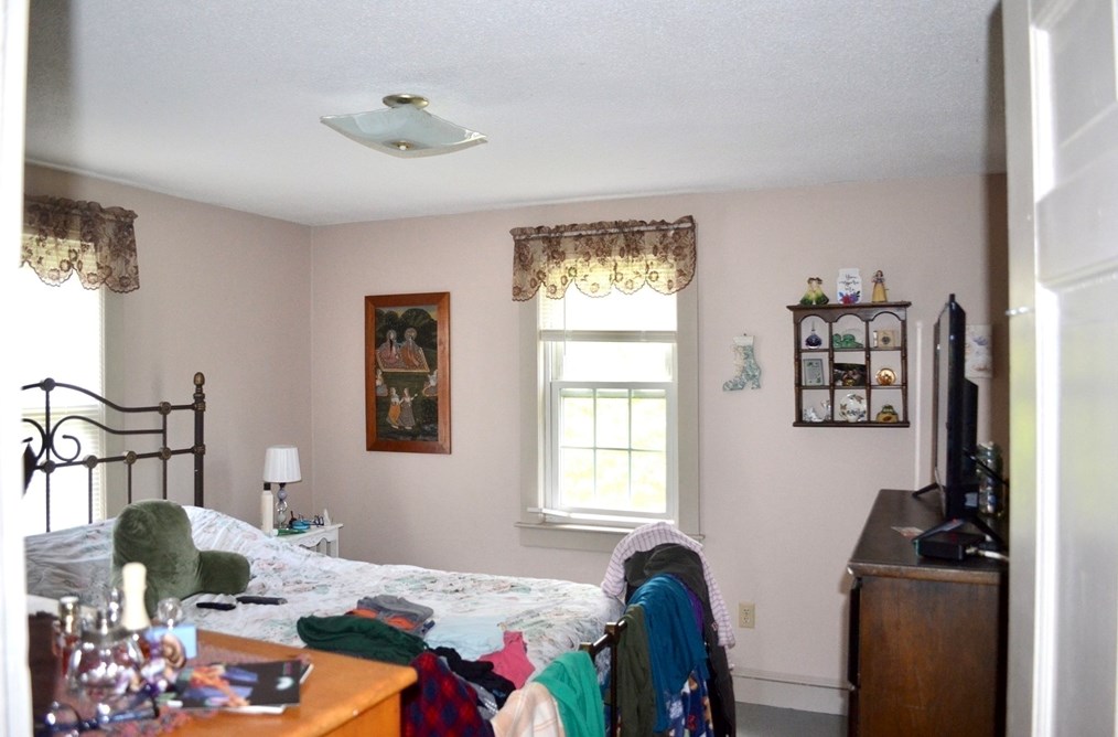 226 Cotuit Rd, Sandwich MA  02563-2655 exterior