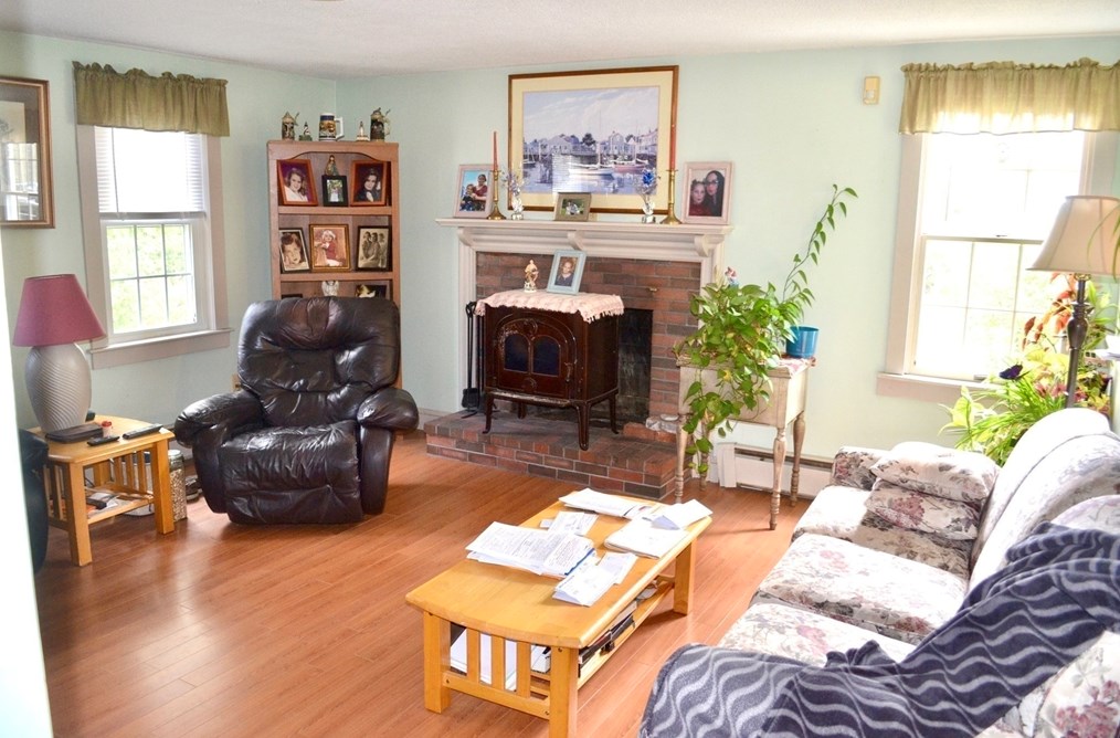 226 Cotuit Rd, Sandwich MA  02563-2655 exterior