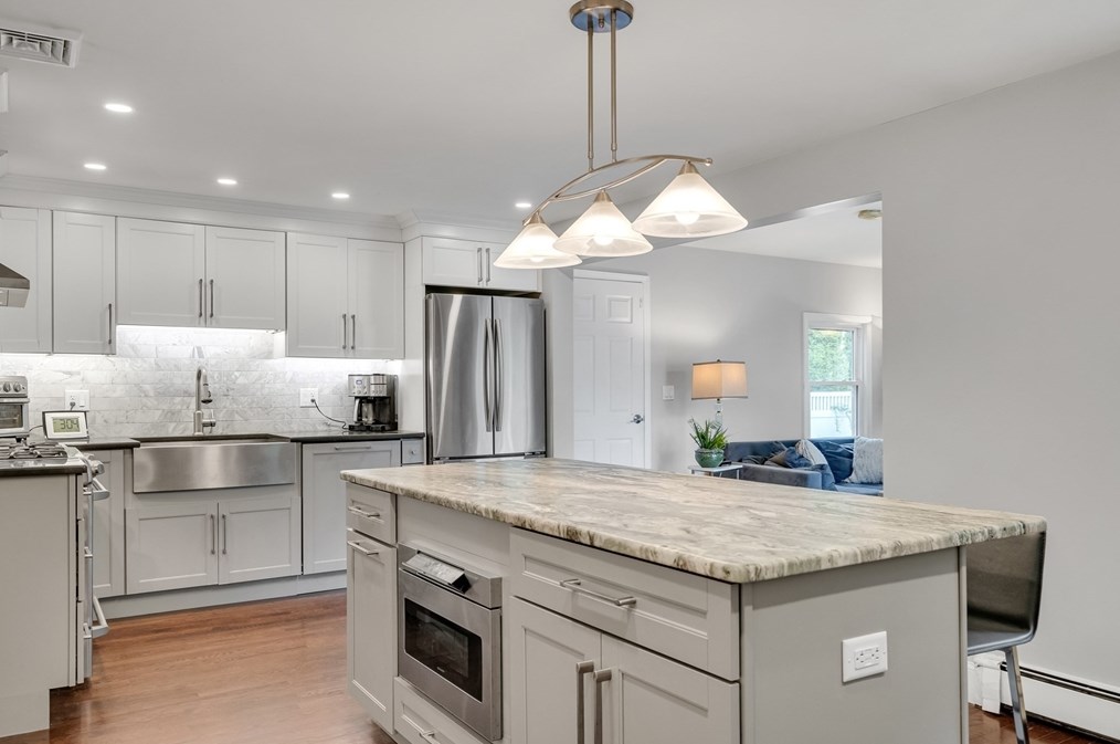 20 Chandler Rd, Burlington MA 01803-1802 exterior