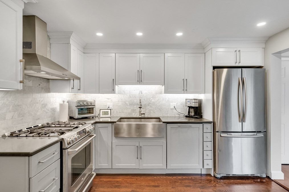 20 Chandler Rd, Burlington MA 01803-1802 exterior