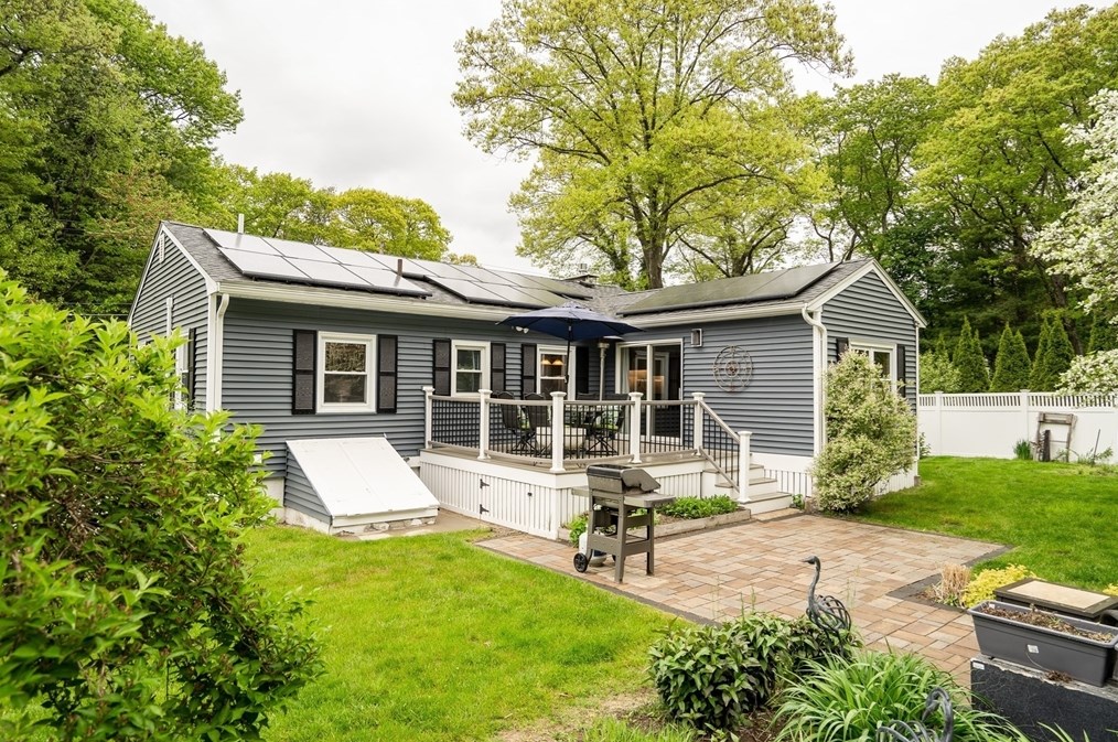 20 Chandler Rd, Burlington MA 01803-1802 exterior