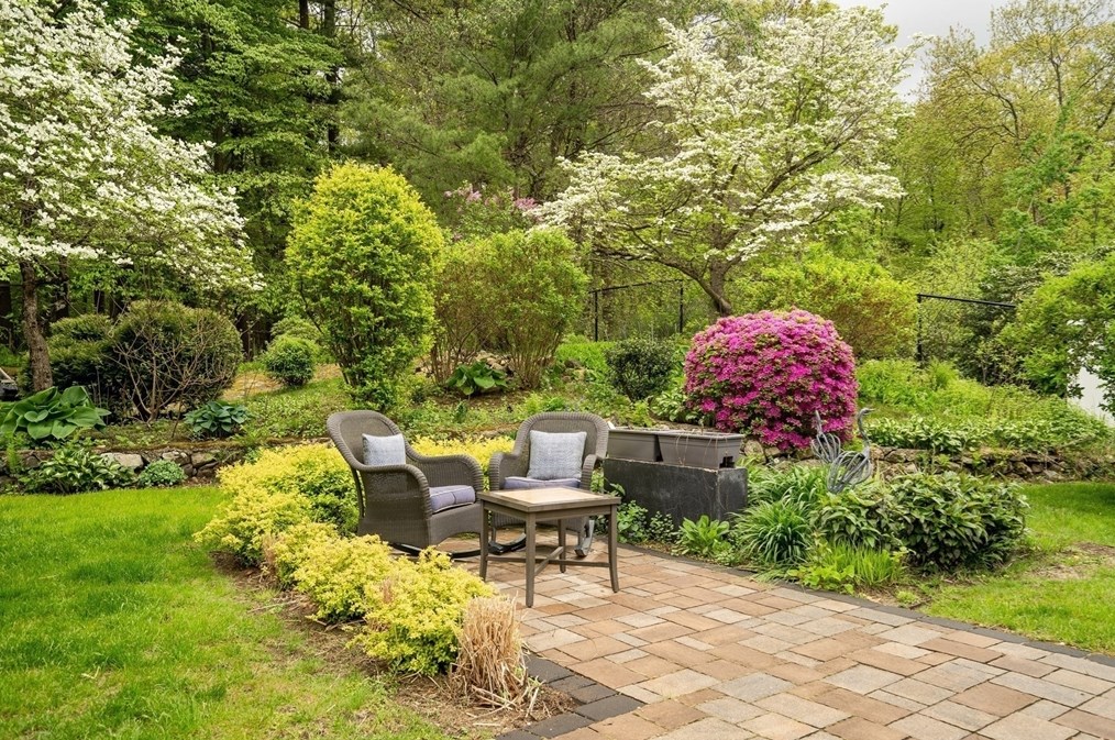 20 Chandler Rd, Burlington MA 01803-1802 exterior