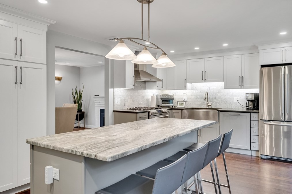 20 Chandler Rd, Burlington MA 01803-1802 exterior