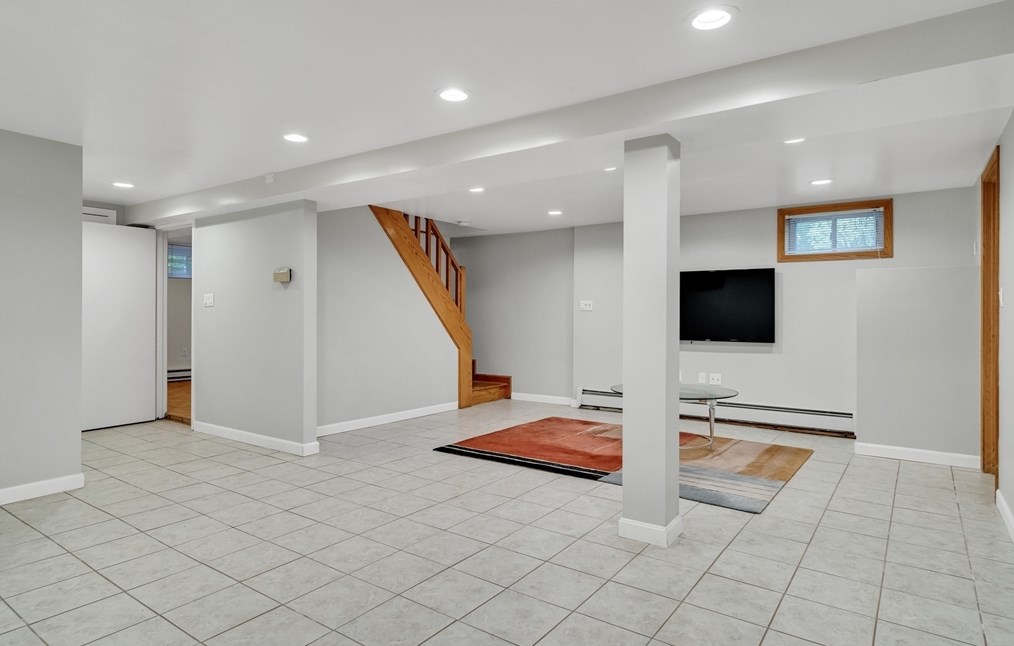 20 Chandler Rd, Burlington MA 01803-1802 exterior