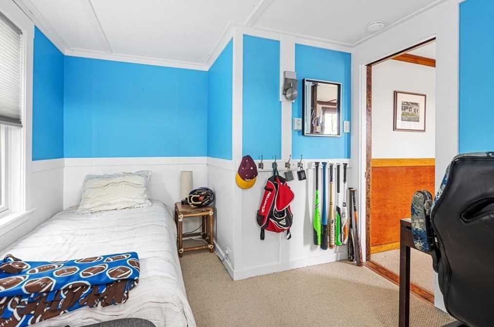 60 Clinton Rd, Weymouth MA 02189-3010 exterior