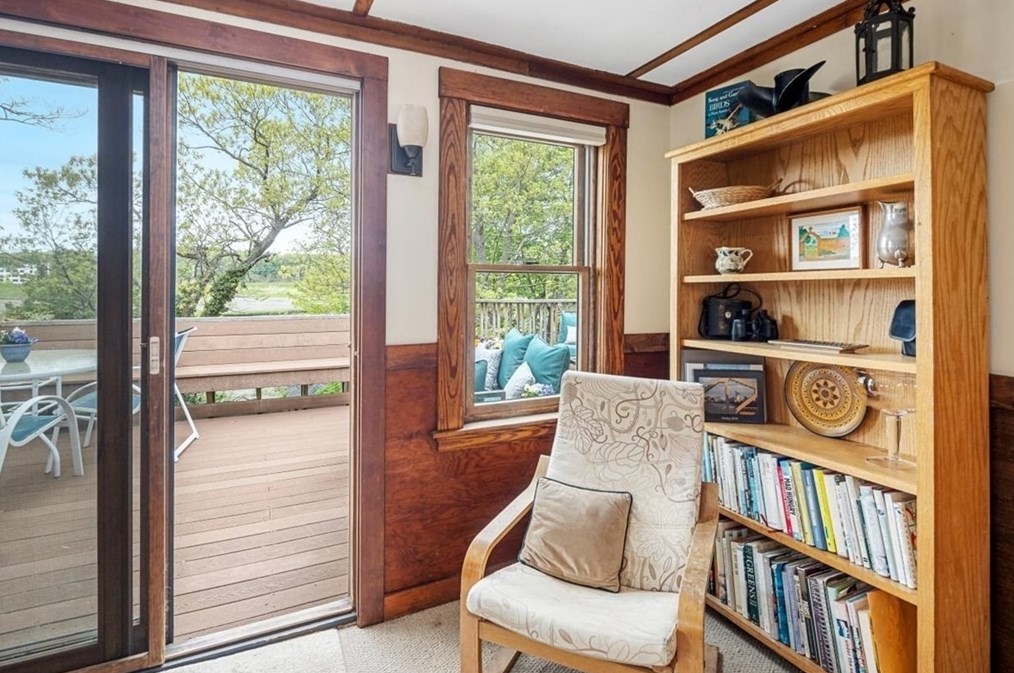 60 Clinton Rd, Weymouth MA 02189-3010 exterior