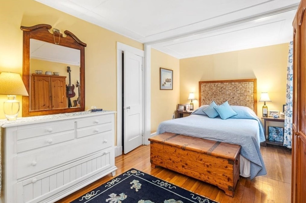 60 Clinton Rd, Weymouth MA 02189-3010 exterior