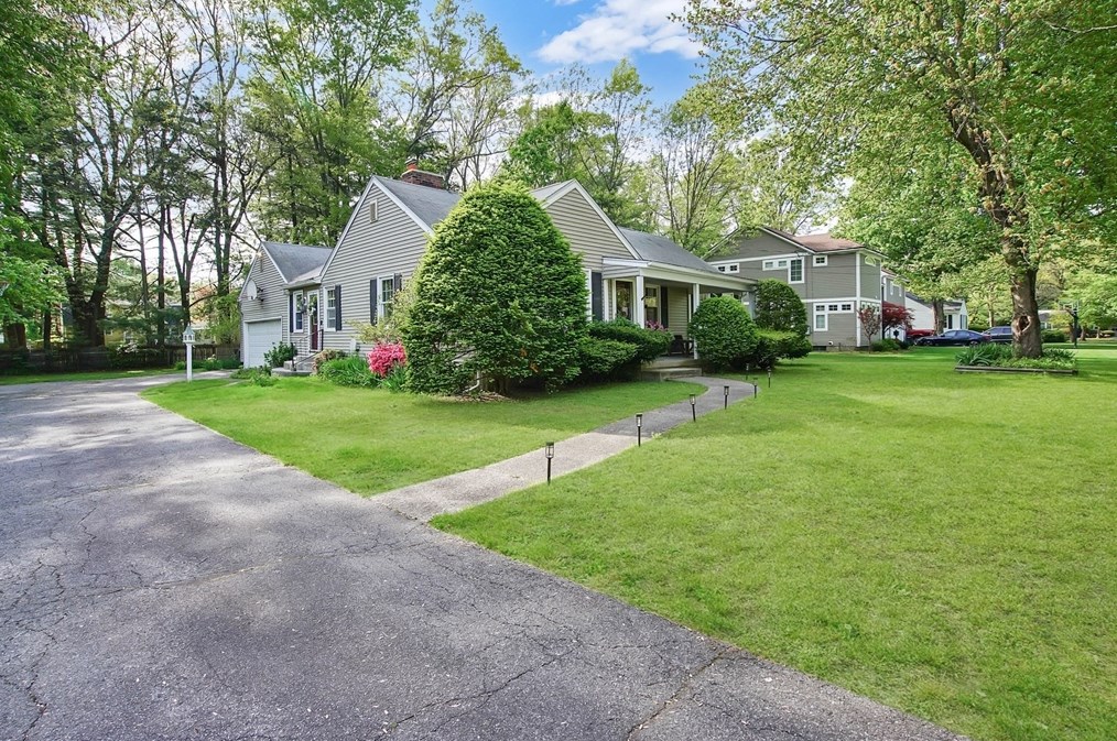 48 Maplewood St, Springfield MA 01106-3309 exterior