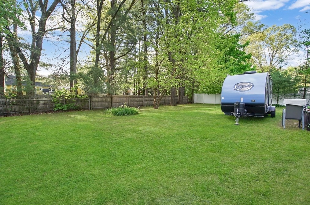 48 Maplewood St, Springfield MA 01106-3309 exterior