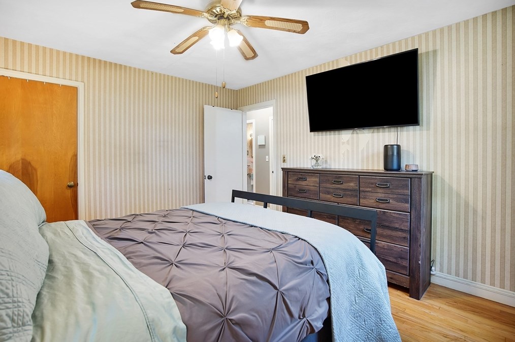 48 Maplewood St, Springfield MA 01106-3309 exterior