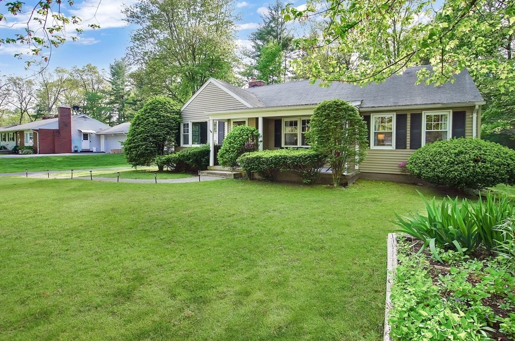 48 Maplewood St, Springfield MA 01106-3309 exterior