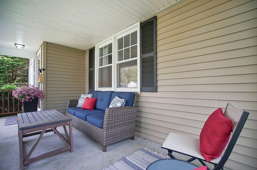 48 Maplewood St, Springfield MA 01106-3309 exterior