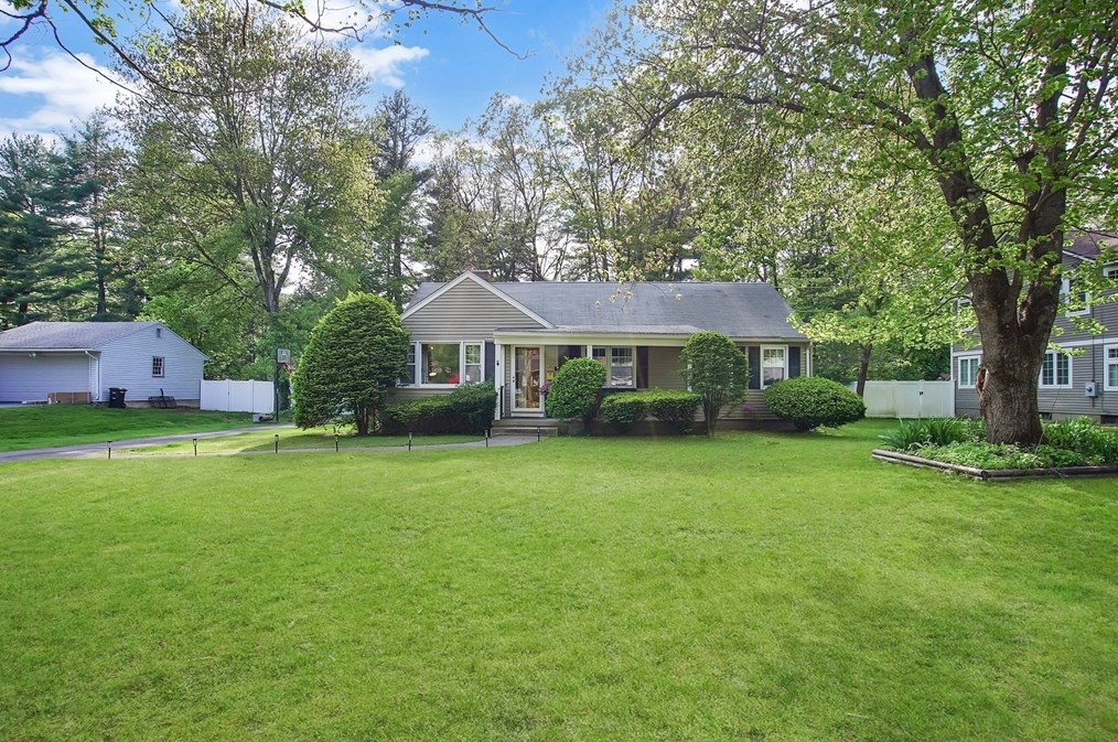 48 Maplewood St, Springfield MA 01106-3309 exterior