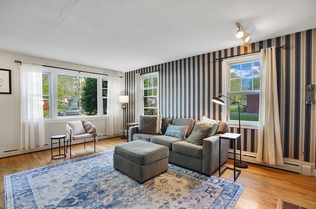 48 Maplewood St, Springfield MA 01106-3309 exterior