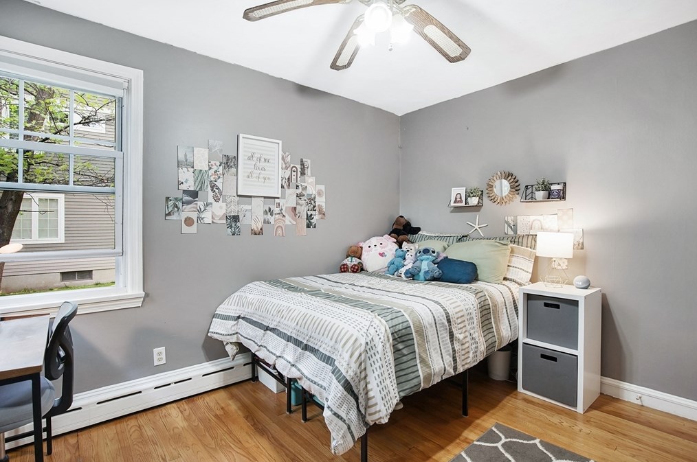 48 Maplewood St, Springfield MA 01106-3309 exterior