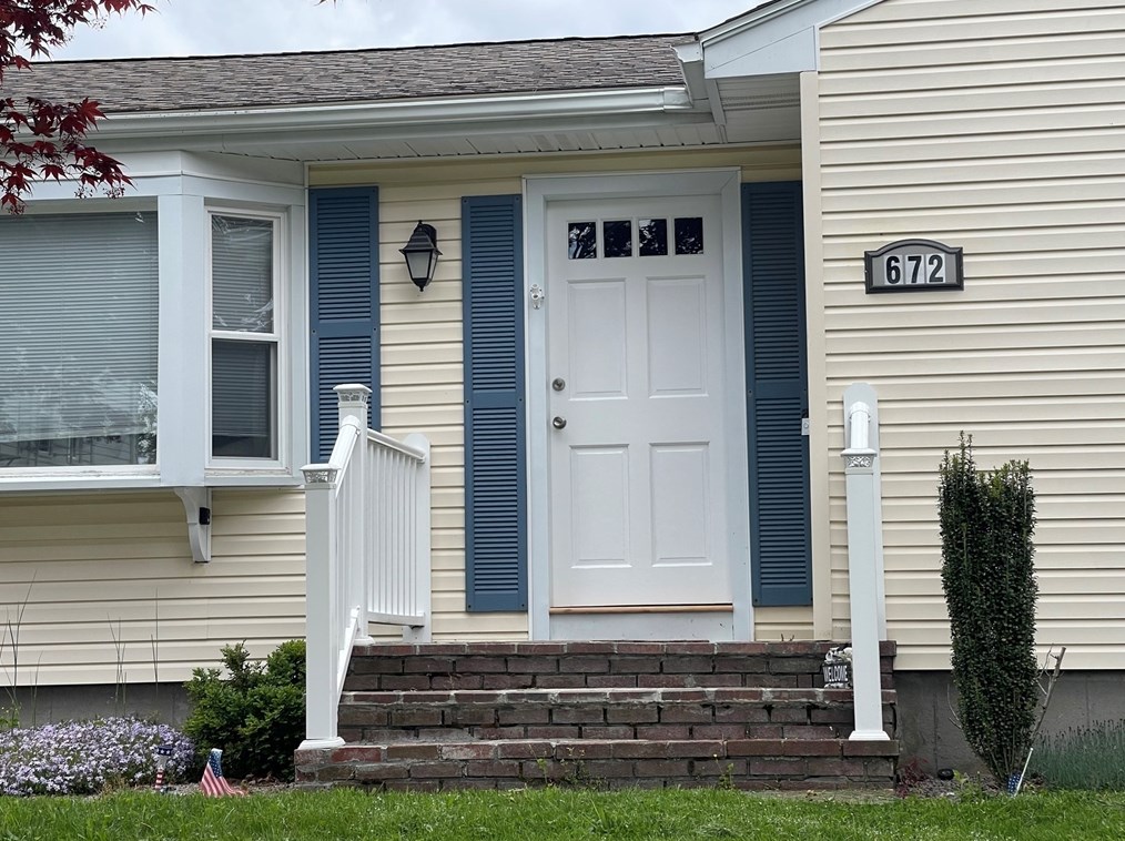 672 Grinnell St, Fall-River, MA 02721 exterior