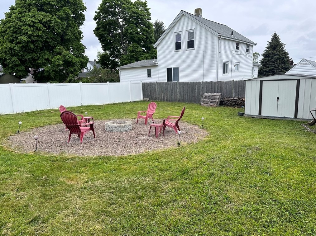 672 Grinnell St, Fall River MA 02721-3832 exterior