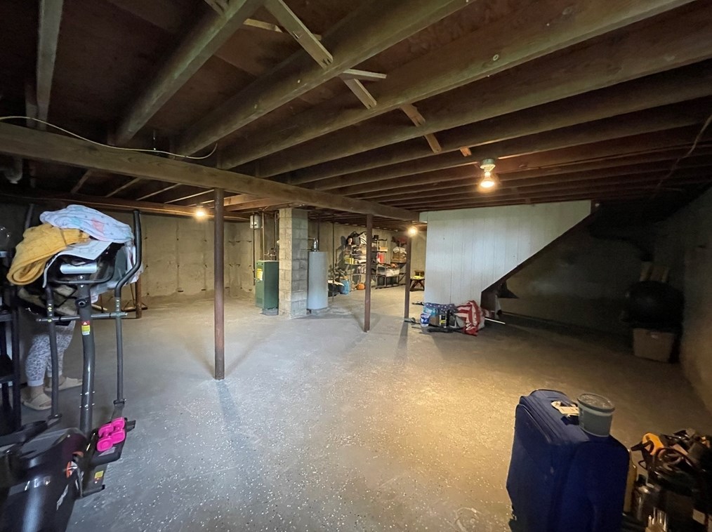 672 Grinnell St, Fall River MA 02721-3832 exterior