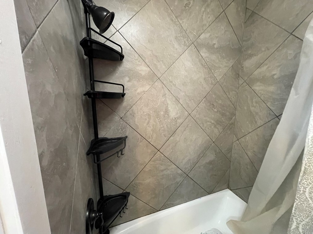 672 Grinnell St, Fall River MA 02721-3832 exterior