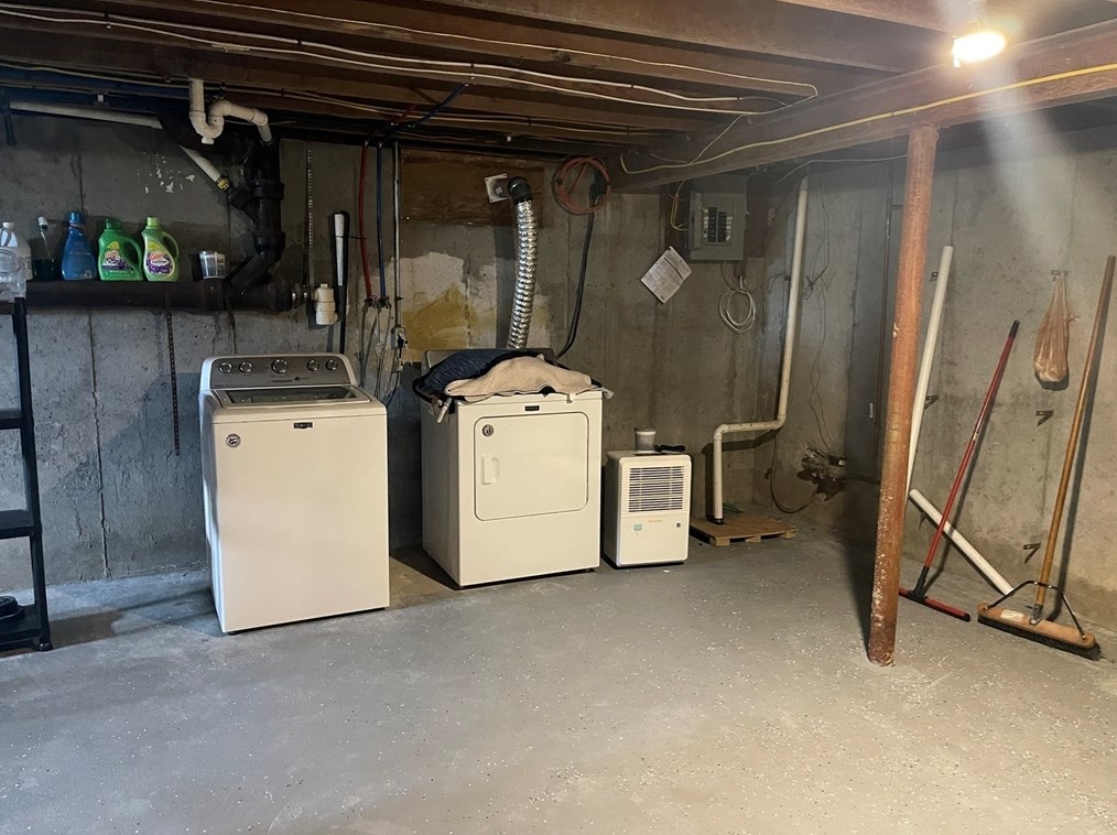 672 Grinnell St, Fall River MA 02721-3832 exterior