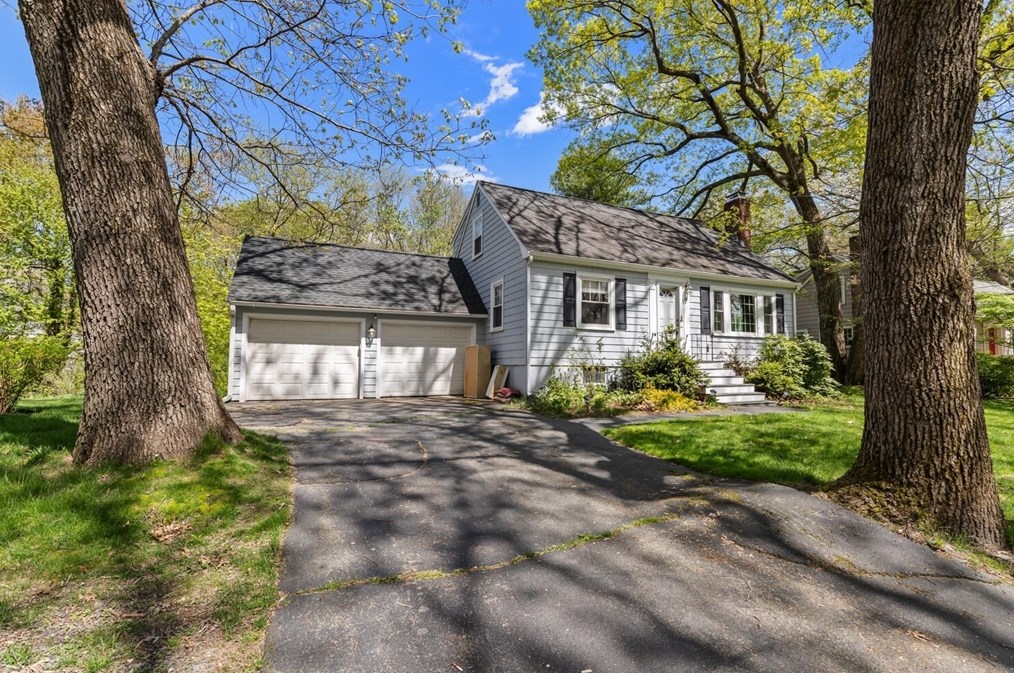 38 Greenwood St, Lexington, MA 02421