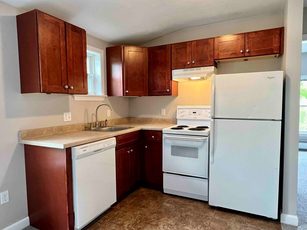 17 Sanborn St #e, Reading, MA 01867