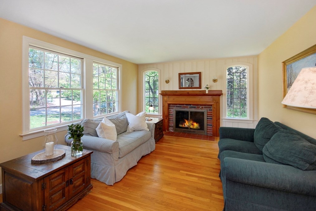 328 Brook St, Carlisle, MA 01741