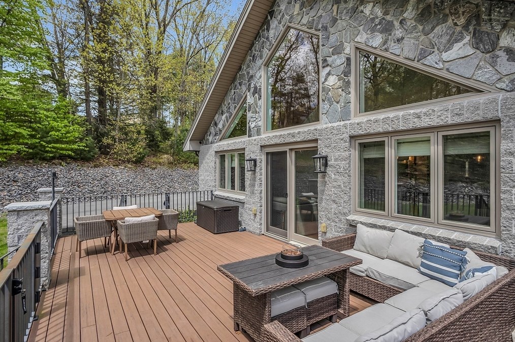 73 Minott St, Gardner, MA 01440-3644