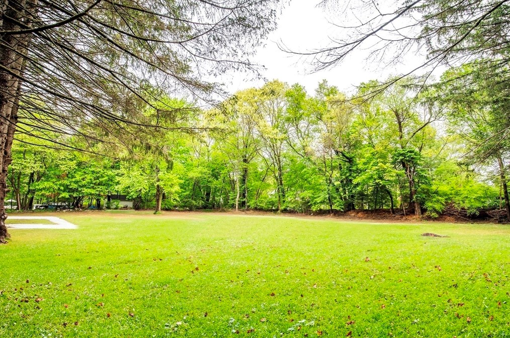 7 Lantern Ln, Chelmsford MA 01824-4566 exterior