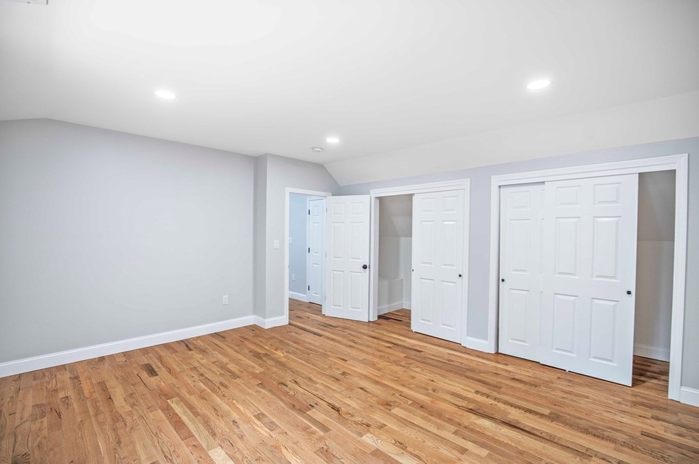 7 Lantern Ln, Chelmsford MA 01824-4566 exterior