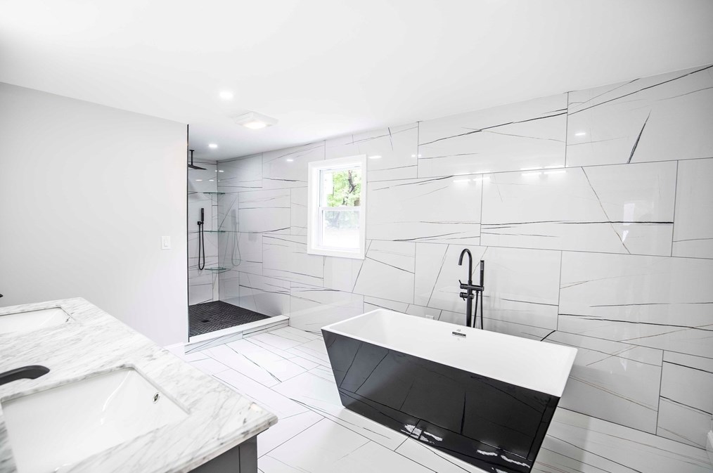 7 Lantern Ln, Chelmsford MA 01824-4566 exterior