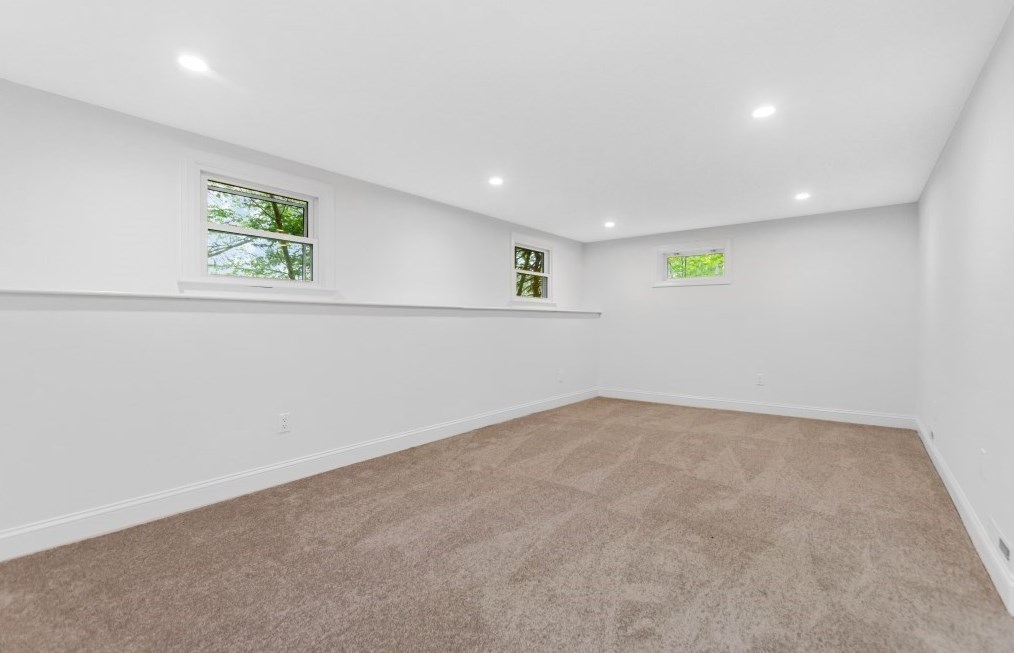 93 Beatrice Ln, Holliston MA 01746-1519 exterior