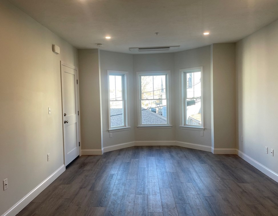 16 Wendell St #3, Lawrence, MA 01841