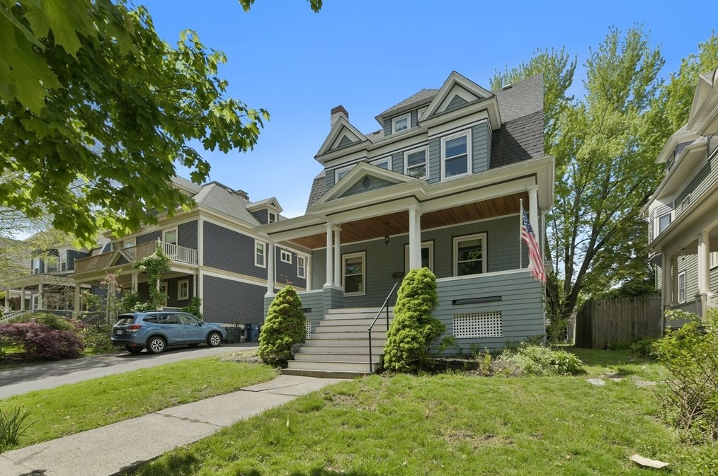 28 Meredith St, Boston MA  02132-2005 exterior