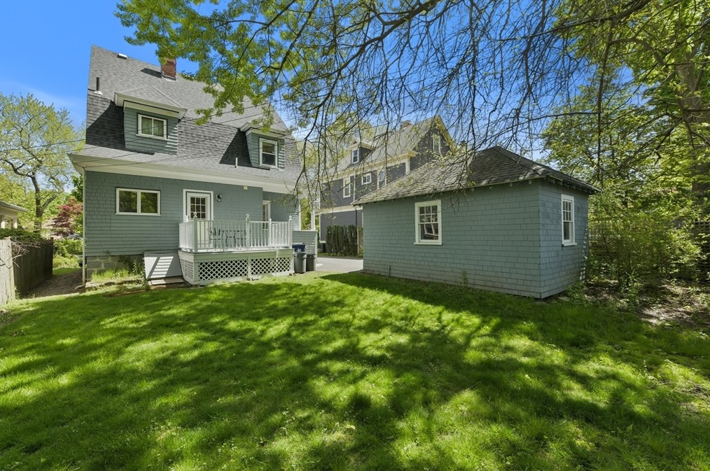 28 Meredith St, Boston MA  02132-2005 exterior