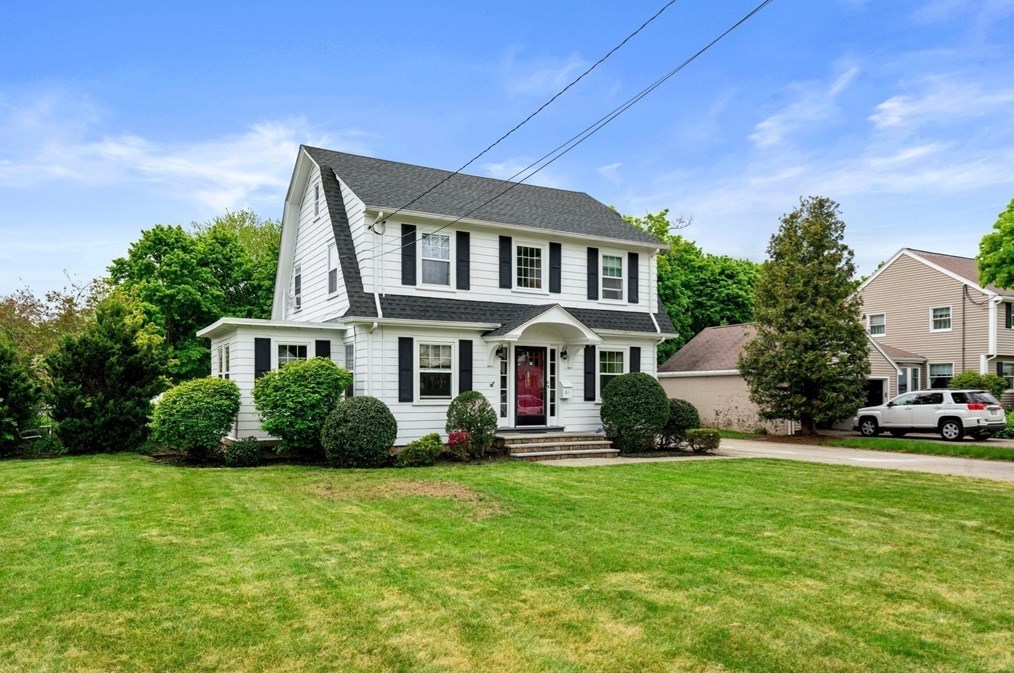61 Oak St, Weymouth, MA 02190 exterior