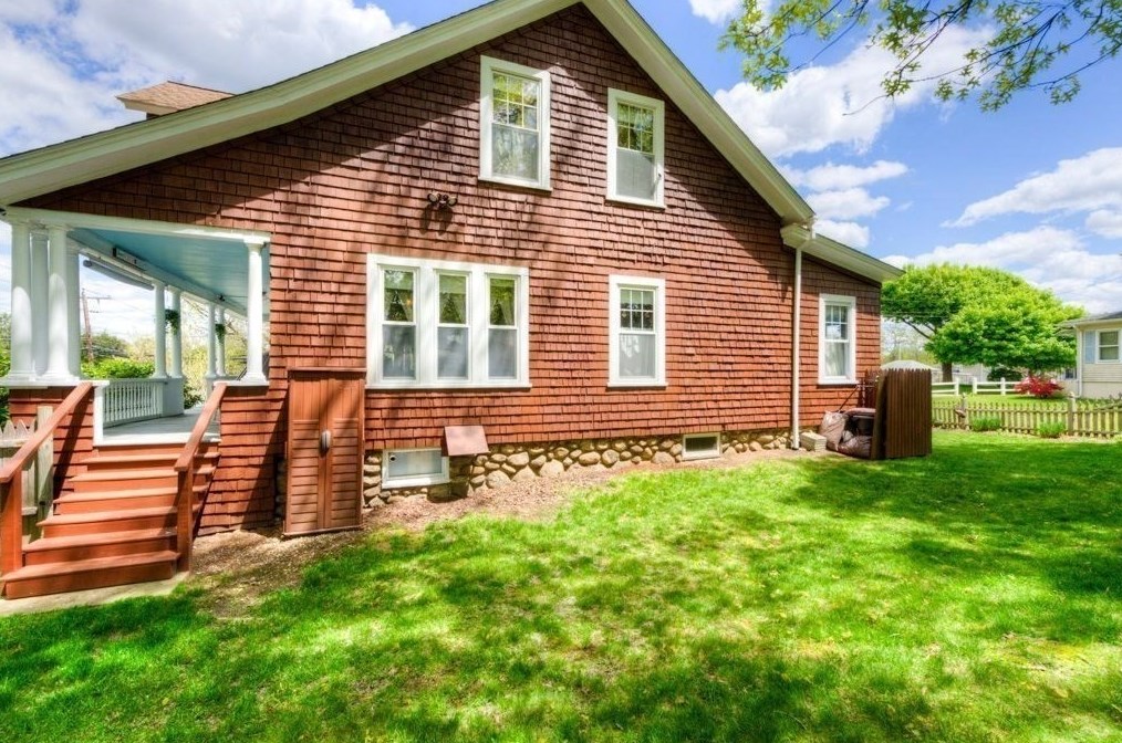 249 Webster St, Worcester MA  01603-2224 exterior