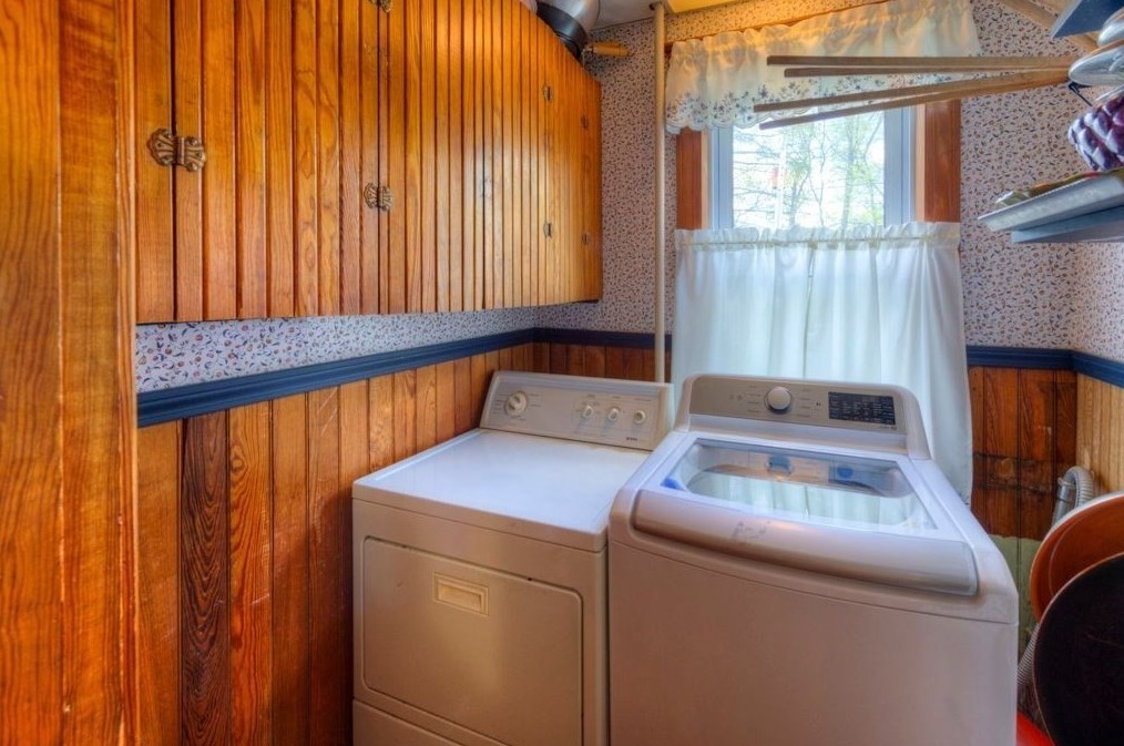 249 Webster St, Worcester MA  01603-2224 exterior