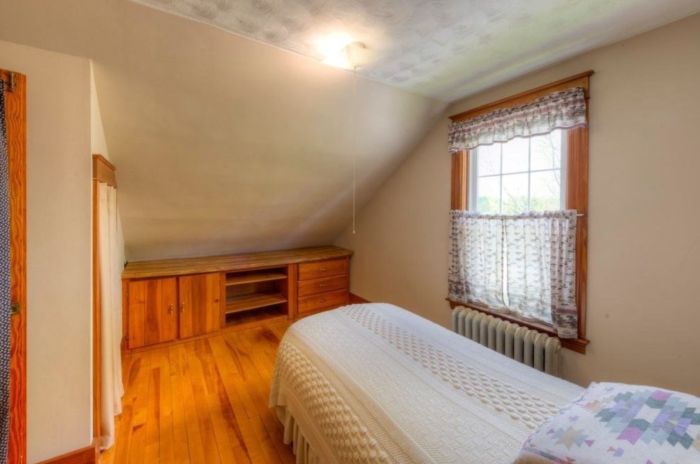 249 Webster St, Worcester MA  01603-2224 exterior