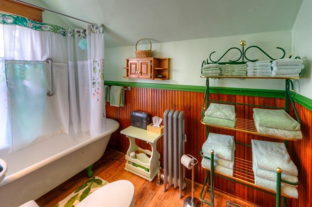 249 Webster St, Worcester MA  01603-2224 exterior