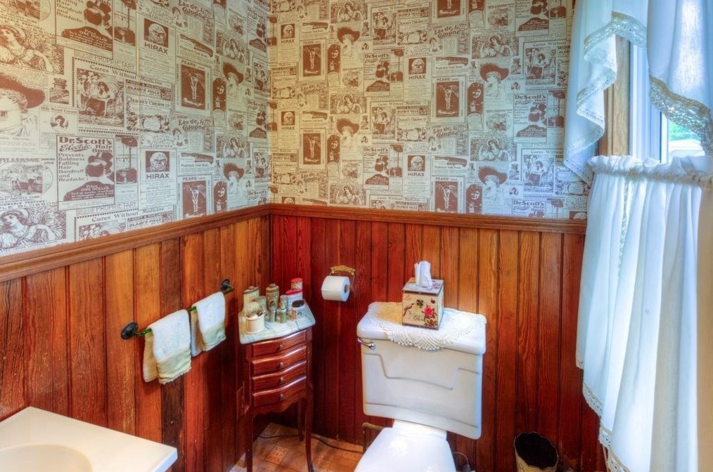 249 Webster St, Worcester MA  01603-2224 exterior