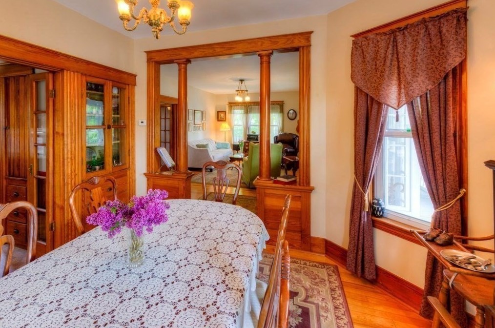 249 Webster St, Worcester MA  01603-2224 exterior