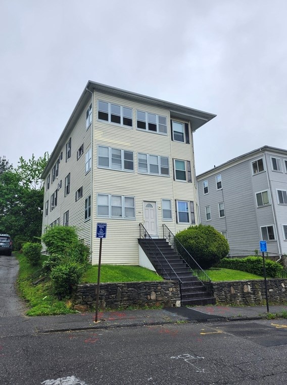 125 Ingleside Ave, Worcester, MA 01604